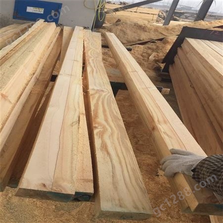 山东禄森建筑木材厂家定制工程园林地板材料方木优质工程木材
