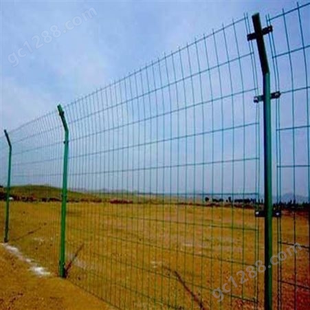 高速公路护栏网 双边丝防护网 护坡网小区场地果园养殖围栅铁丝网