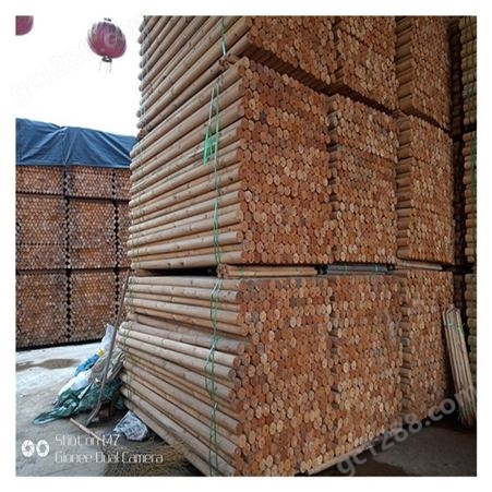 供应山东木方木料 两米松木杆木棍 锯材加工 工艺木材批发出售