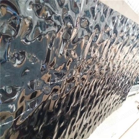 供应 成都不锈钢水波纹板 银色8k镜面板 水波纹板 金属吊顶工程承接装饰压花板