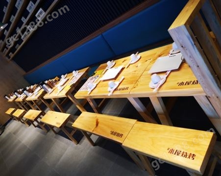 广东木屋烧烤桌椅板凳生产厂家供应餐厅松木实木椅子